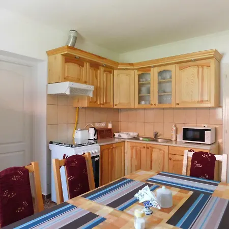 Guest house 8888 Apartmanhaz